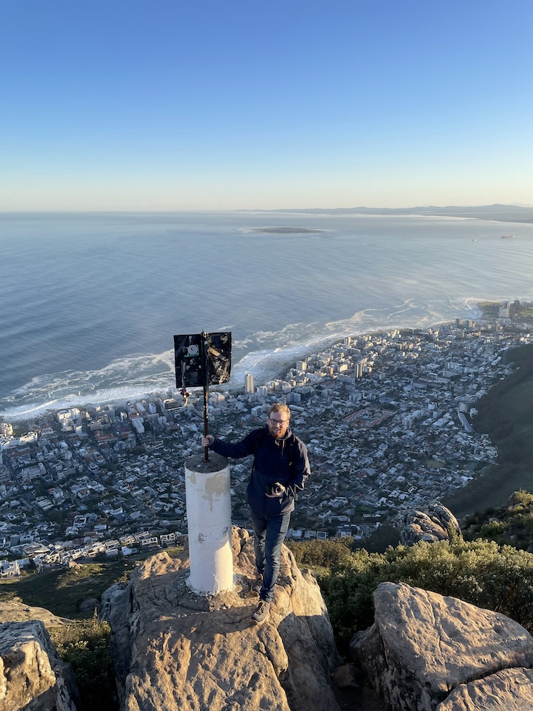 Thom de Bie filmt op locatie in Zuid-Afrika